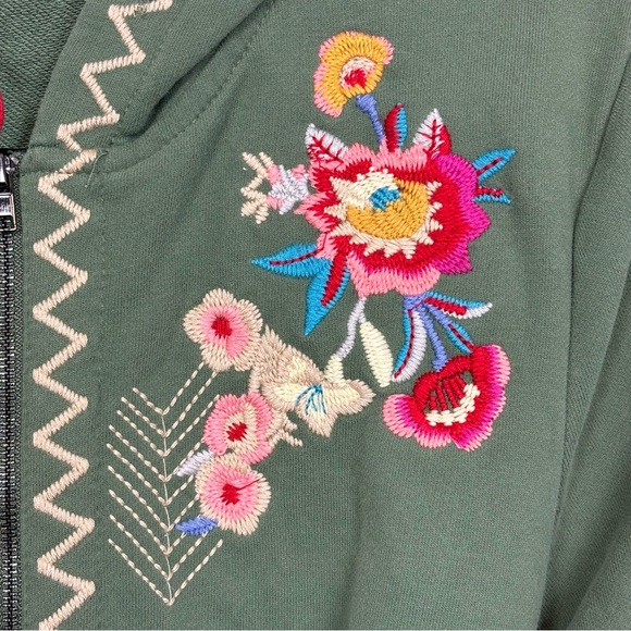 Solitaire Green Floral Embroidered Jacket Size Medium Zip Up - Picture 7 of 10